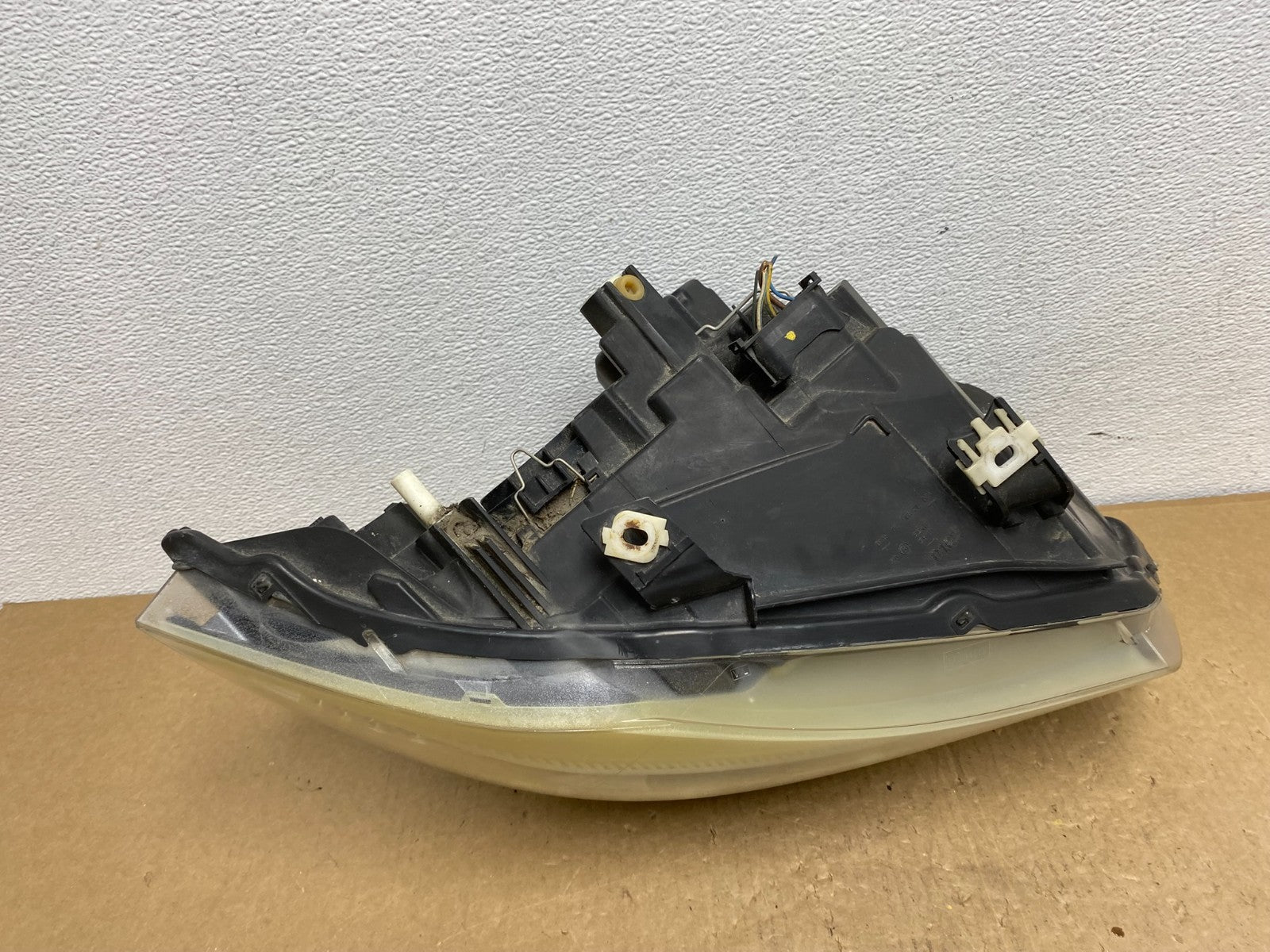 2009-2011 BMW 3 Series 328i 4/D Sedan Headlight Halogen Right Passenger AC13605