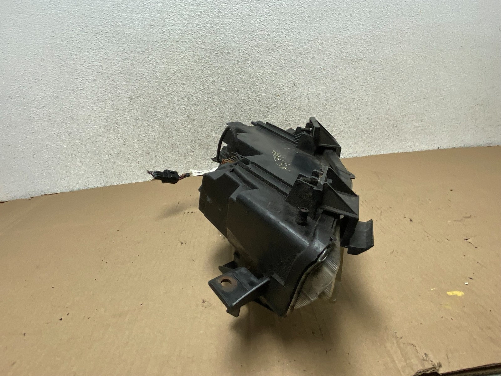 2010 - 2013 Mazda 3 Halogen Right Passenger Rh Side Headlight AG7910 DW8