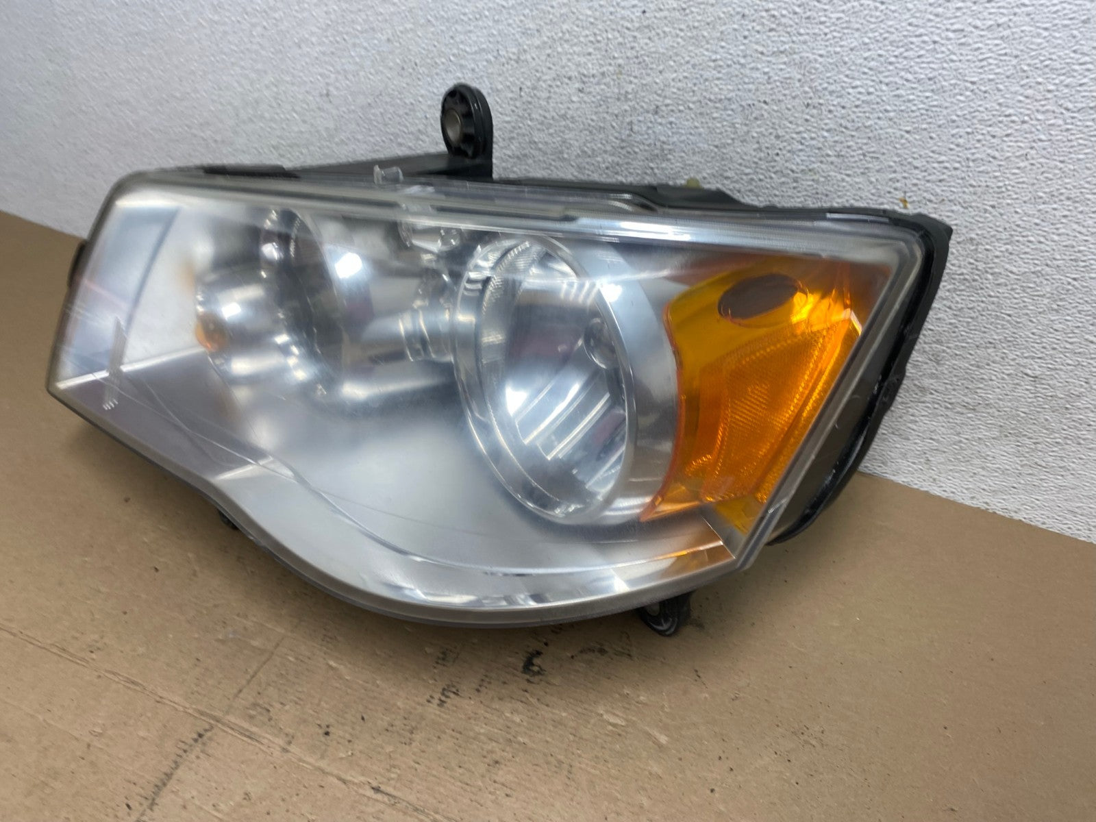 2008 to 2016 Chrysler Town and Country Left Driver Lh Side Headlight AF4464 LK1