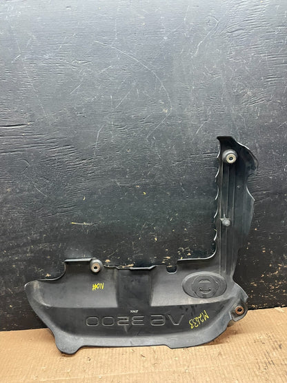 2001 to 2004 Nissan Pathfinder Engine Cover Ornament Y6411 DG5
