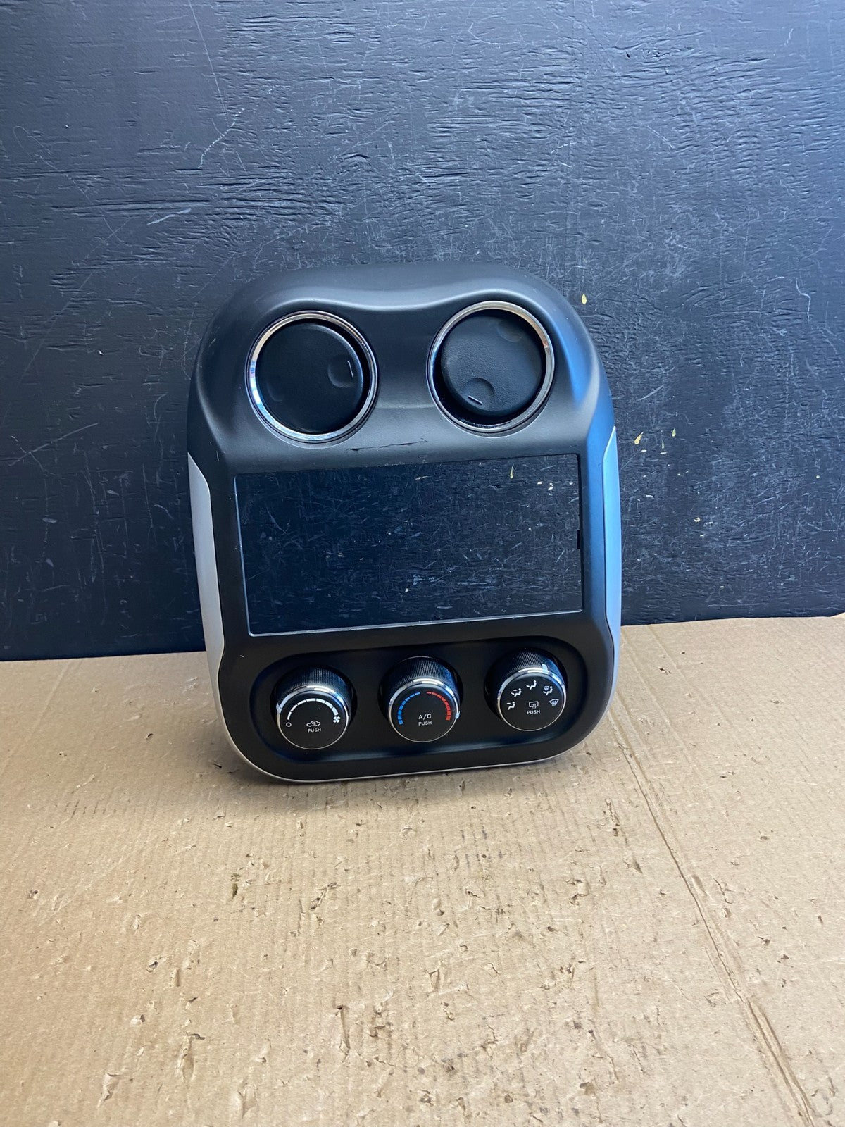 2011 to 2017 Jeep Compass Dash Climate Temperature Control Radio Bezel ae4151 DG0