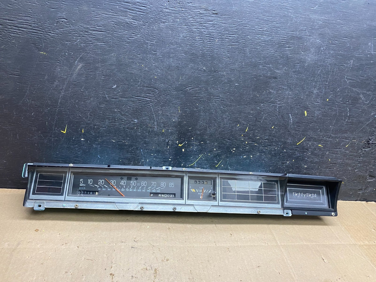 1988 - 1991 Oldsmobile Delta 88 Speedometer Cluster Gauge OE U4783 DG0