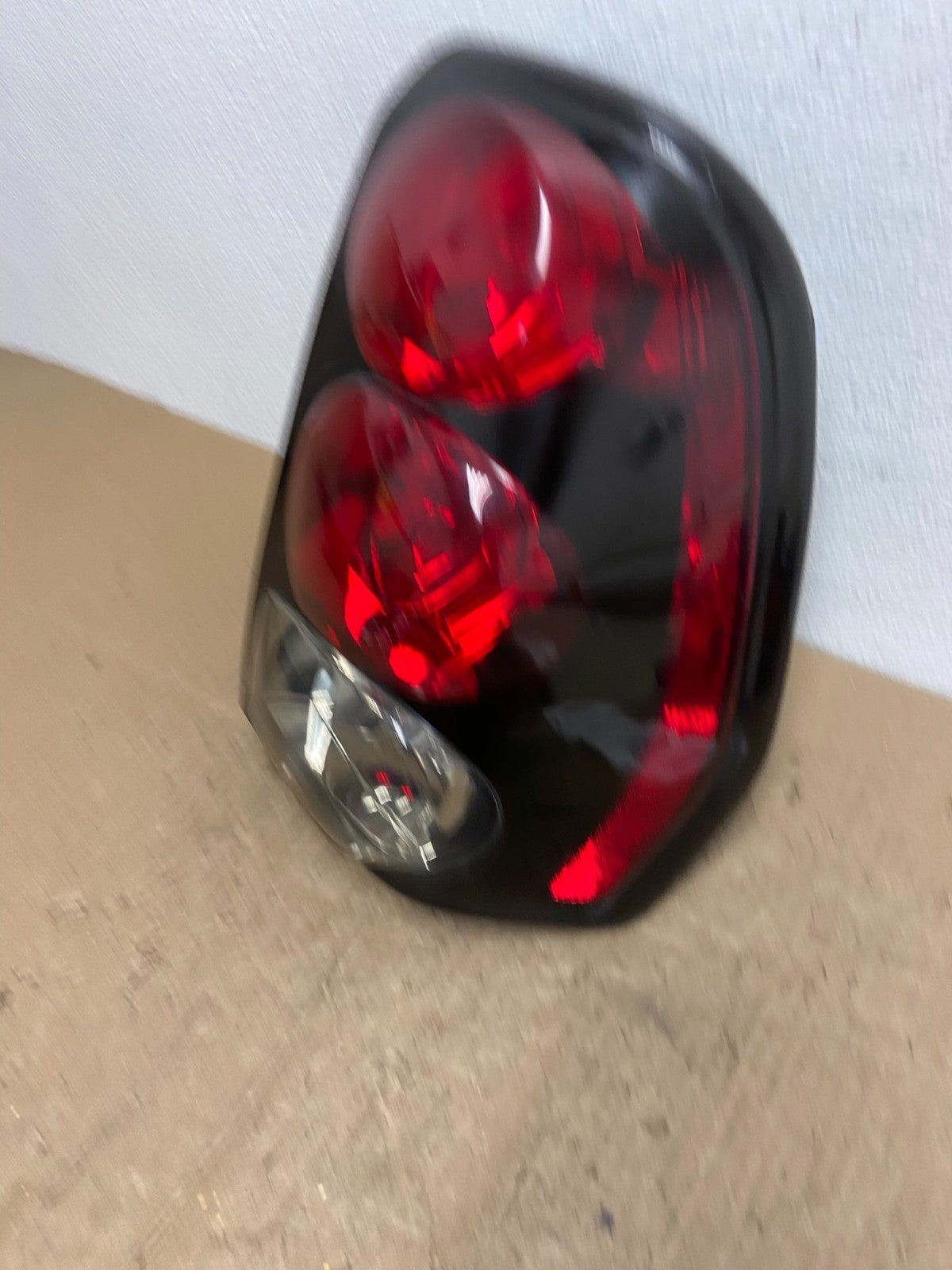 2002 to 2009 Chevrolet Trailblazer Right Passenger Rh Tail Light AB8512 DW1