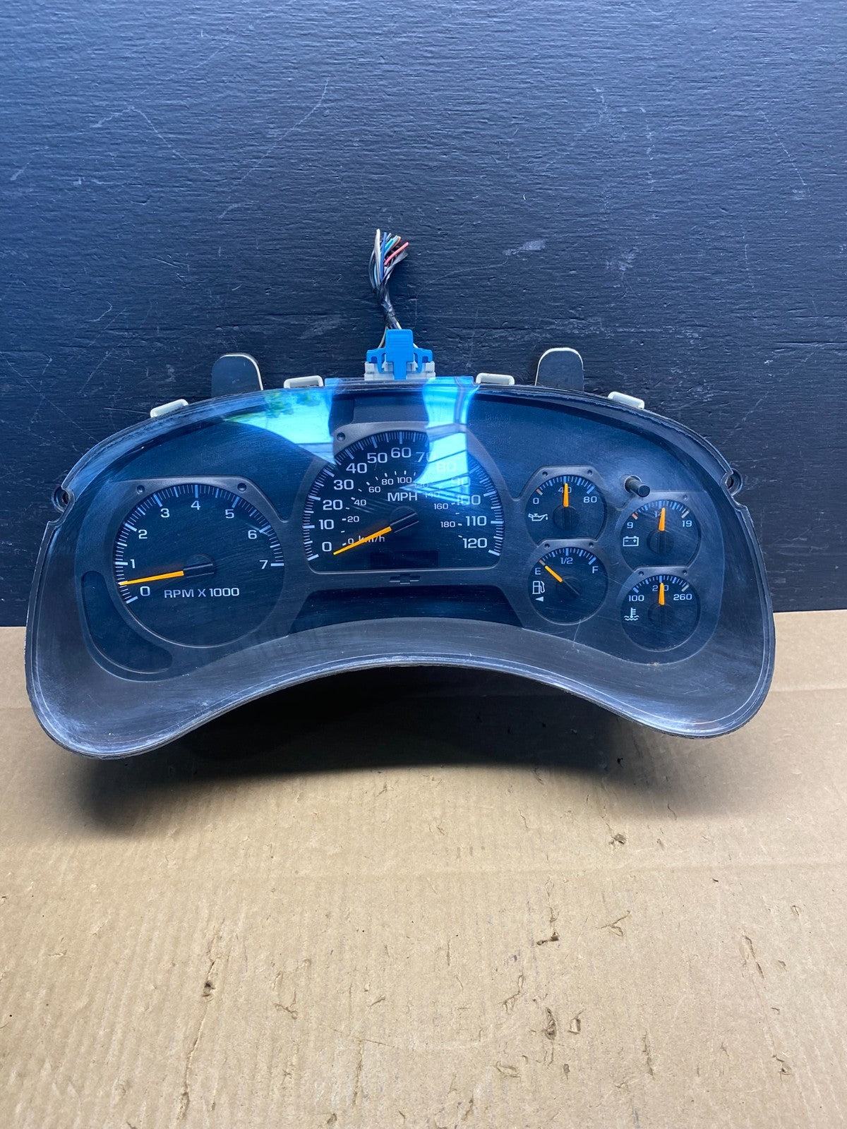 2003 to 2006 Chevrolet Silverado Yukon Cluster Gauge Speedometer AD1621 DG0