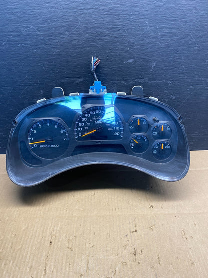 2003 to 2006 Chevrolet Silverado Yukon Cluster Gauge Speedometer AD1621 DG0