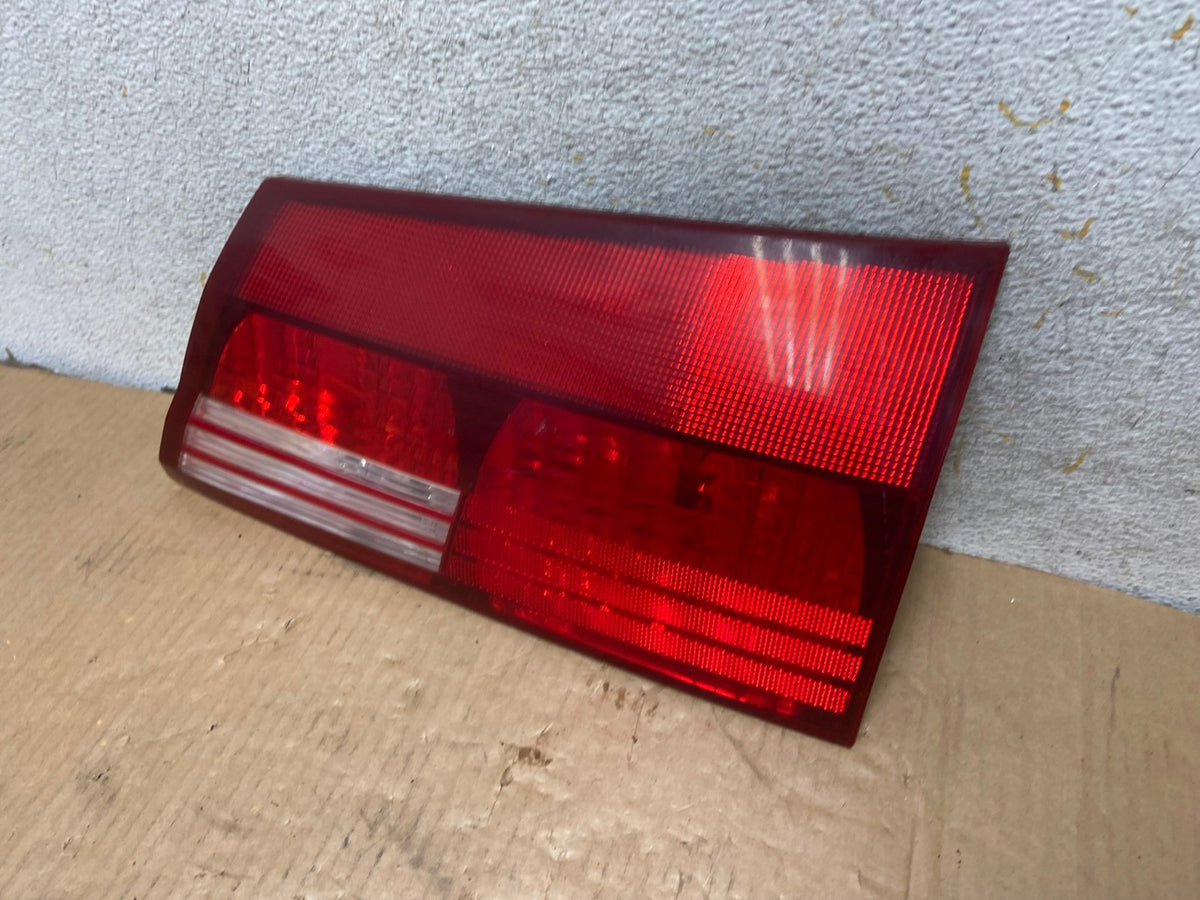 2004-2005 Toyota Sienna Right Passenger RH Side Inner Tail Light AI7053 LK1