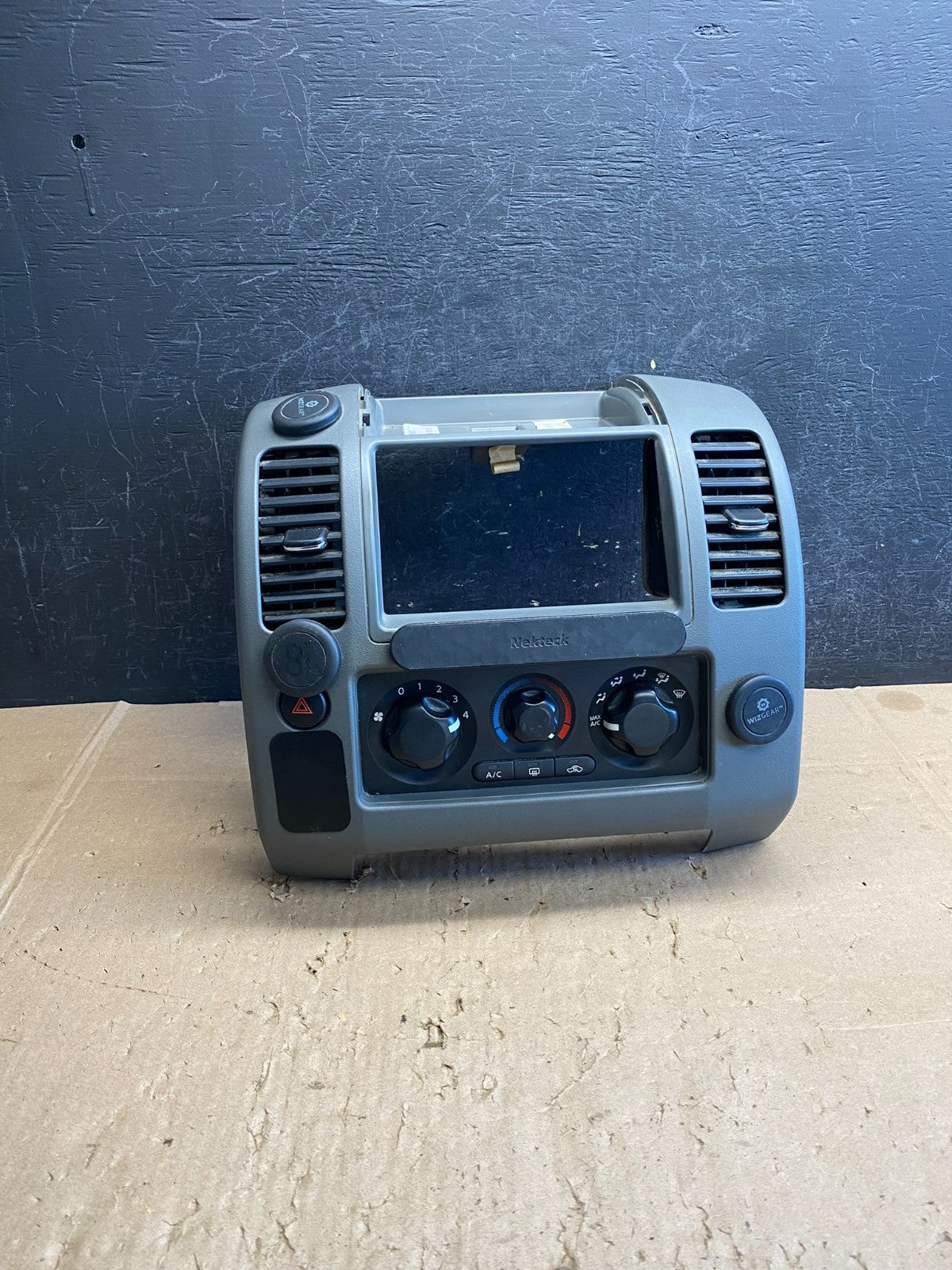 2005-2008 Nissan Pathfinder Radio A/C Heat Temperature Climate Control AJ1636 DG0