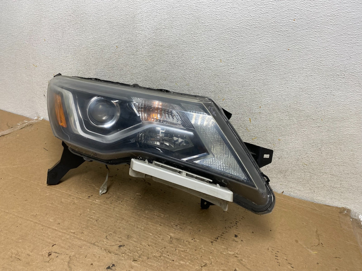 2017 - 2020 Nissan Pathfinder Right Passenger Side Headlight Halogen AH9210 DW2