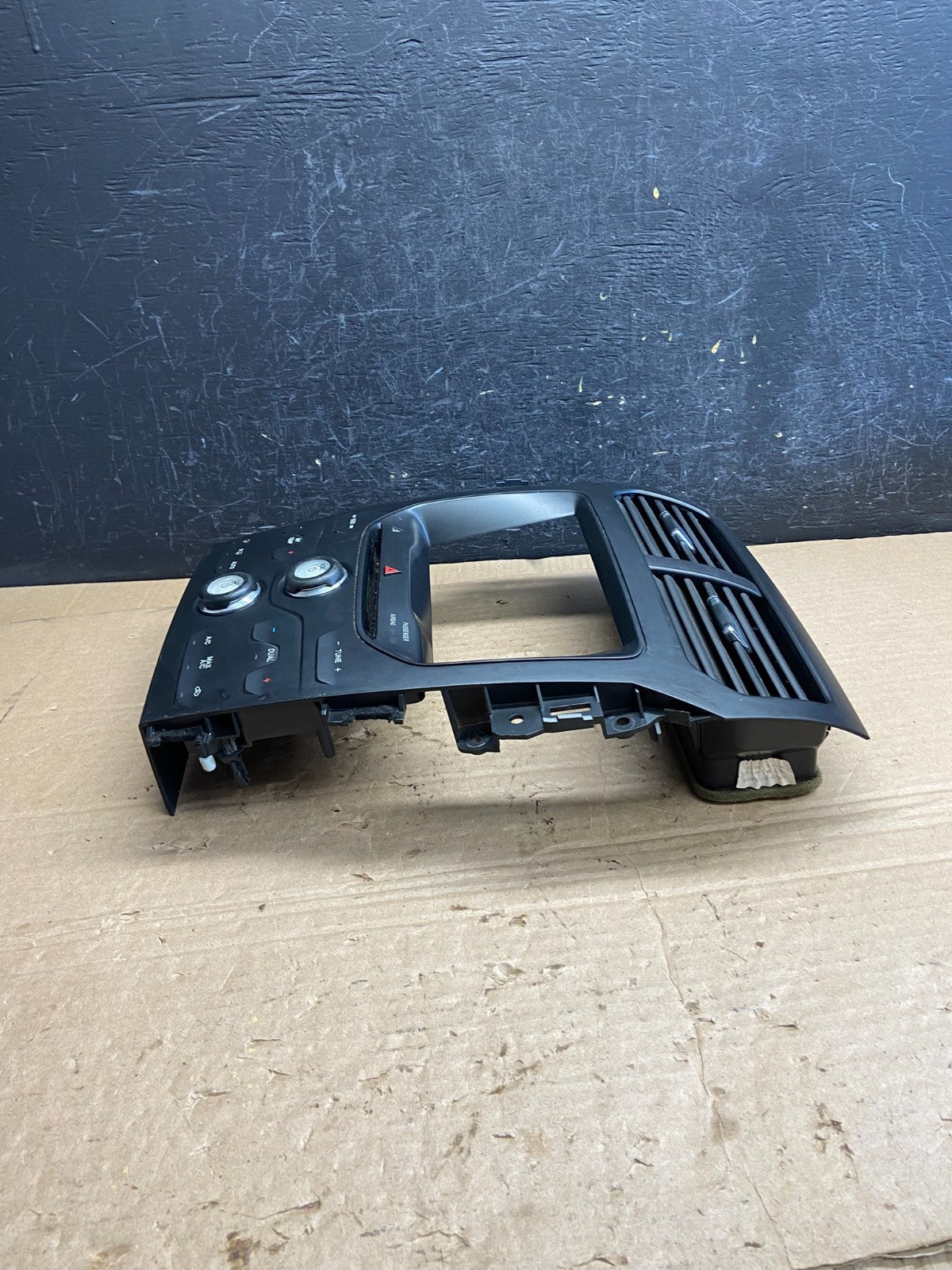 2011 to 2014 Ford Explorer Radio Climate Control Trim Bezel Panel AF2189 DG2