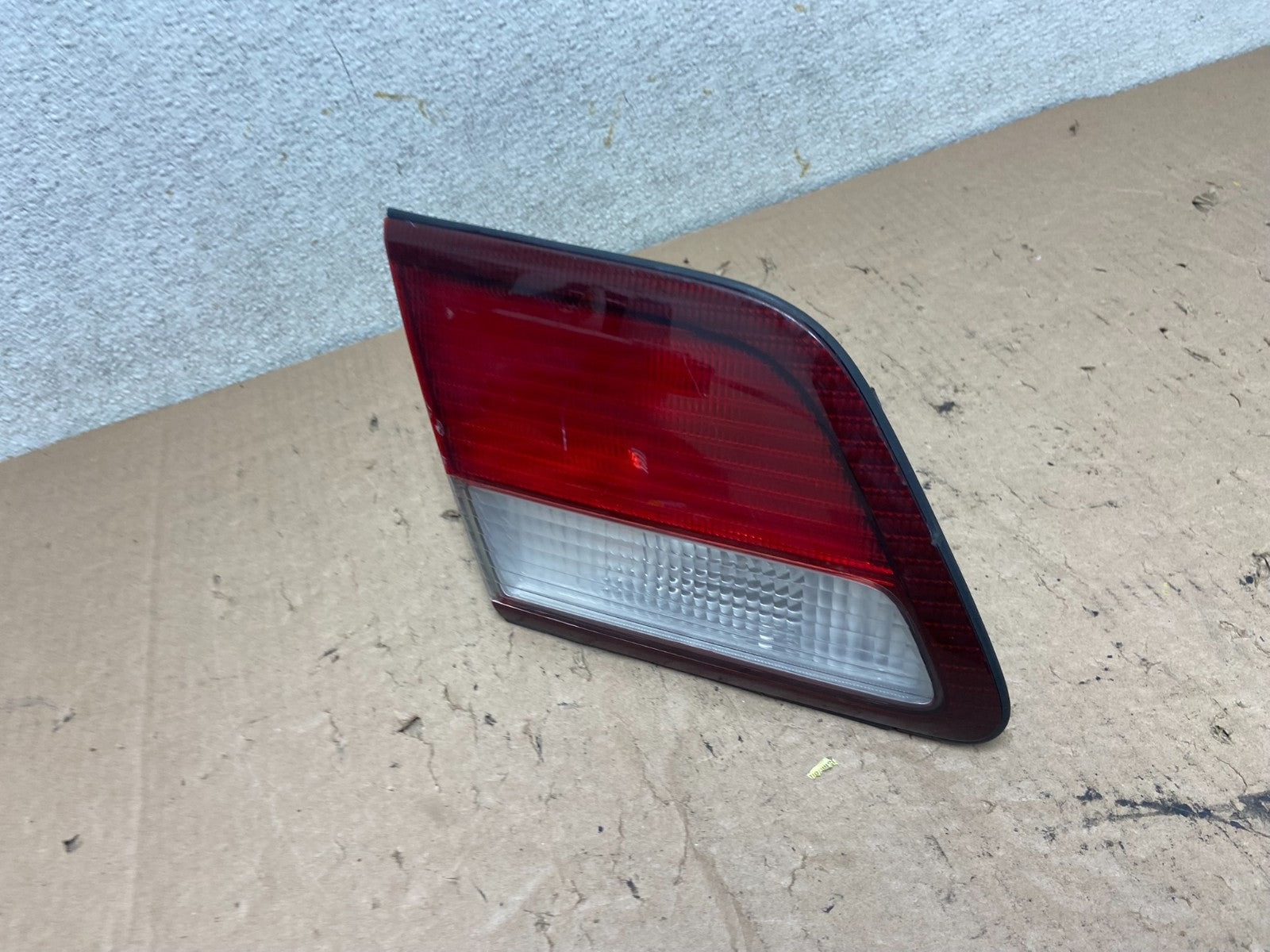 1997 1998 1999 Nissan Maxima Left Driver LH Inner Tail Light Oem R3193 DW2