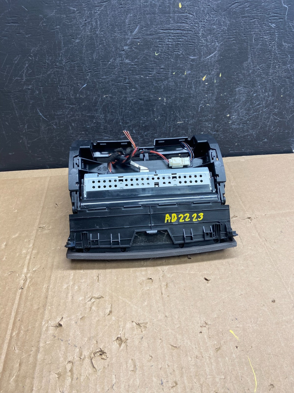2008-2011 Mercedes W204 C300 Navigation Display Screen Monitor w/Cover AD2223 DG4