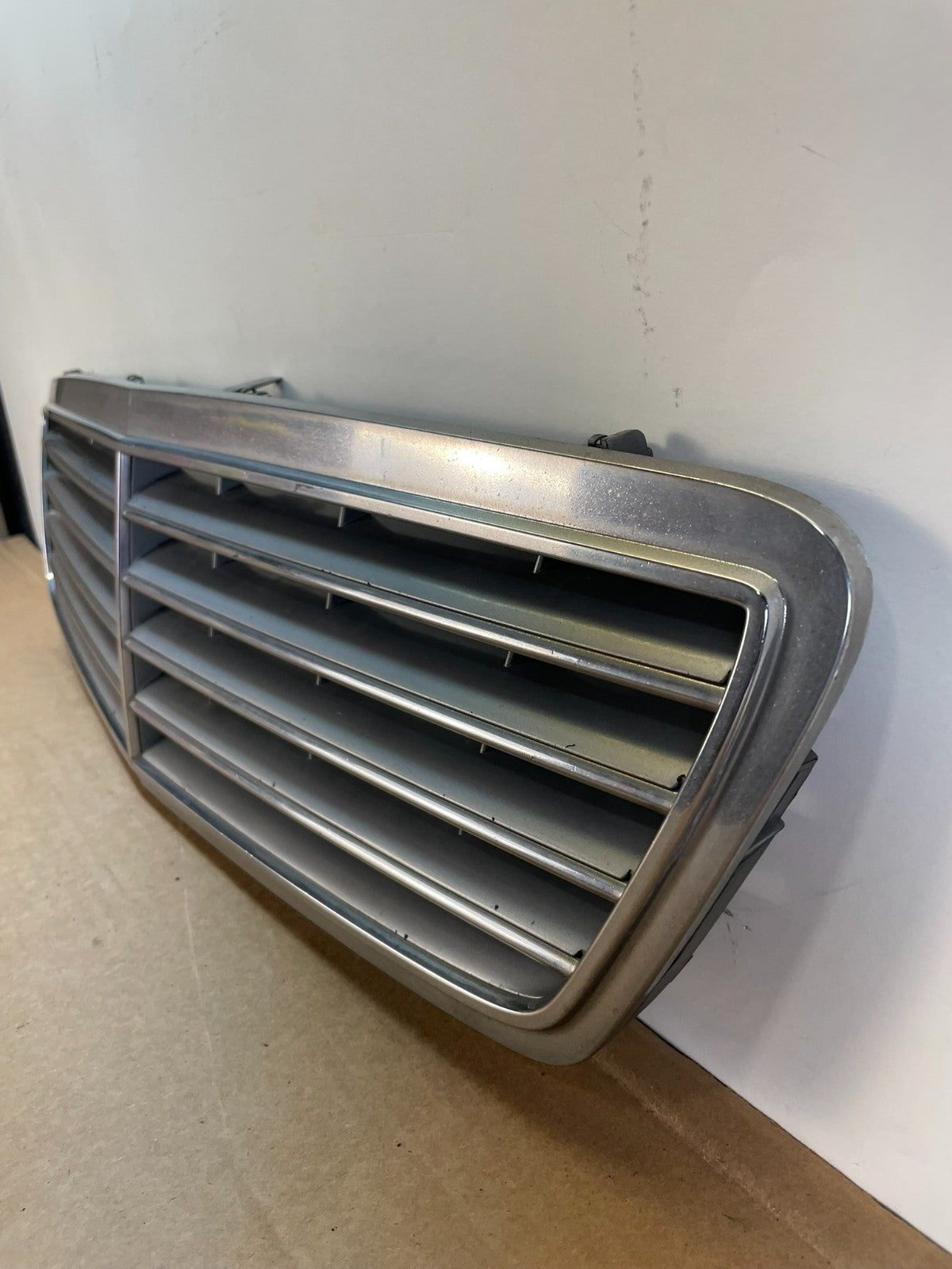 2005-2007 Mercedes W203 C230 C320 C350 Front Upper Grill Grille AG0823 DG1