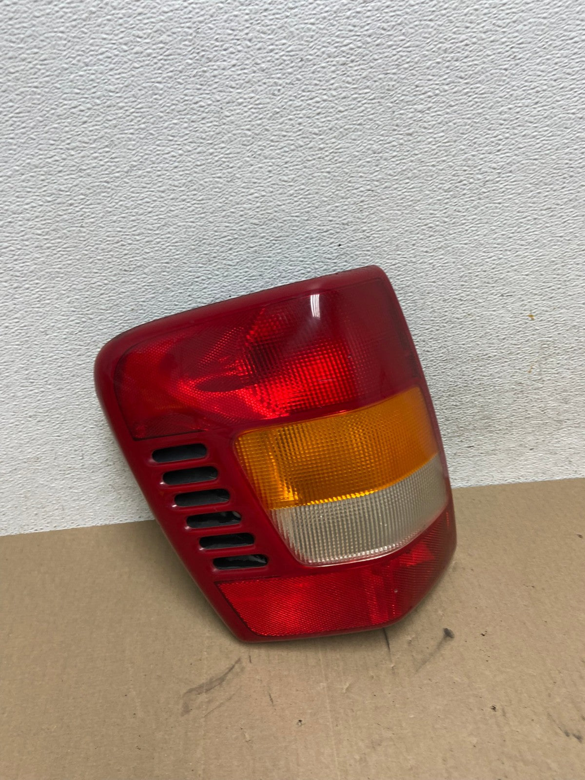 1999 - 2004 Jeep Grand Cherokee WJ Left Driver Lh Tail Light AE6978 LK2