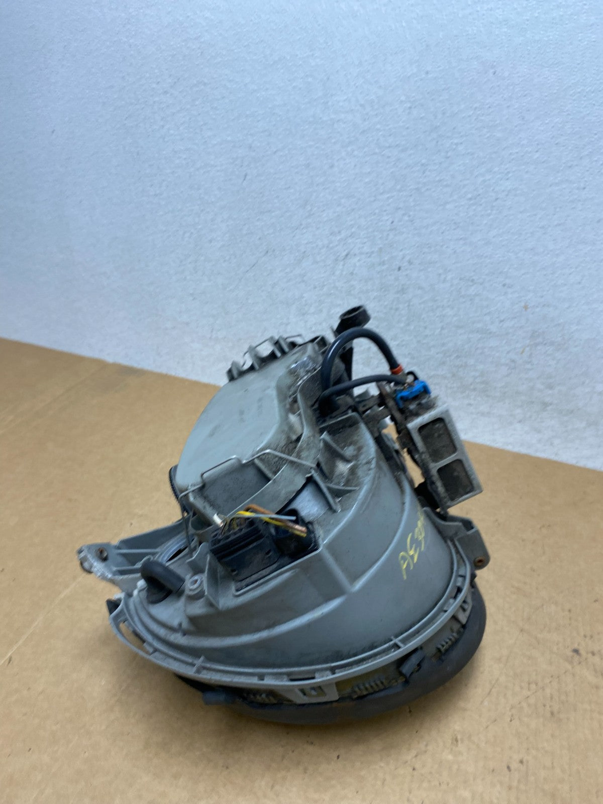 Xenon 1996-1999 Mercedes E E320 E430 Left Driver LH Side Headlight AE3045 DW8