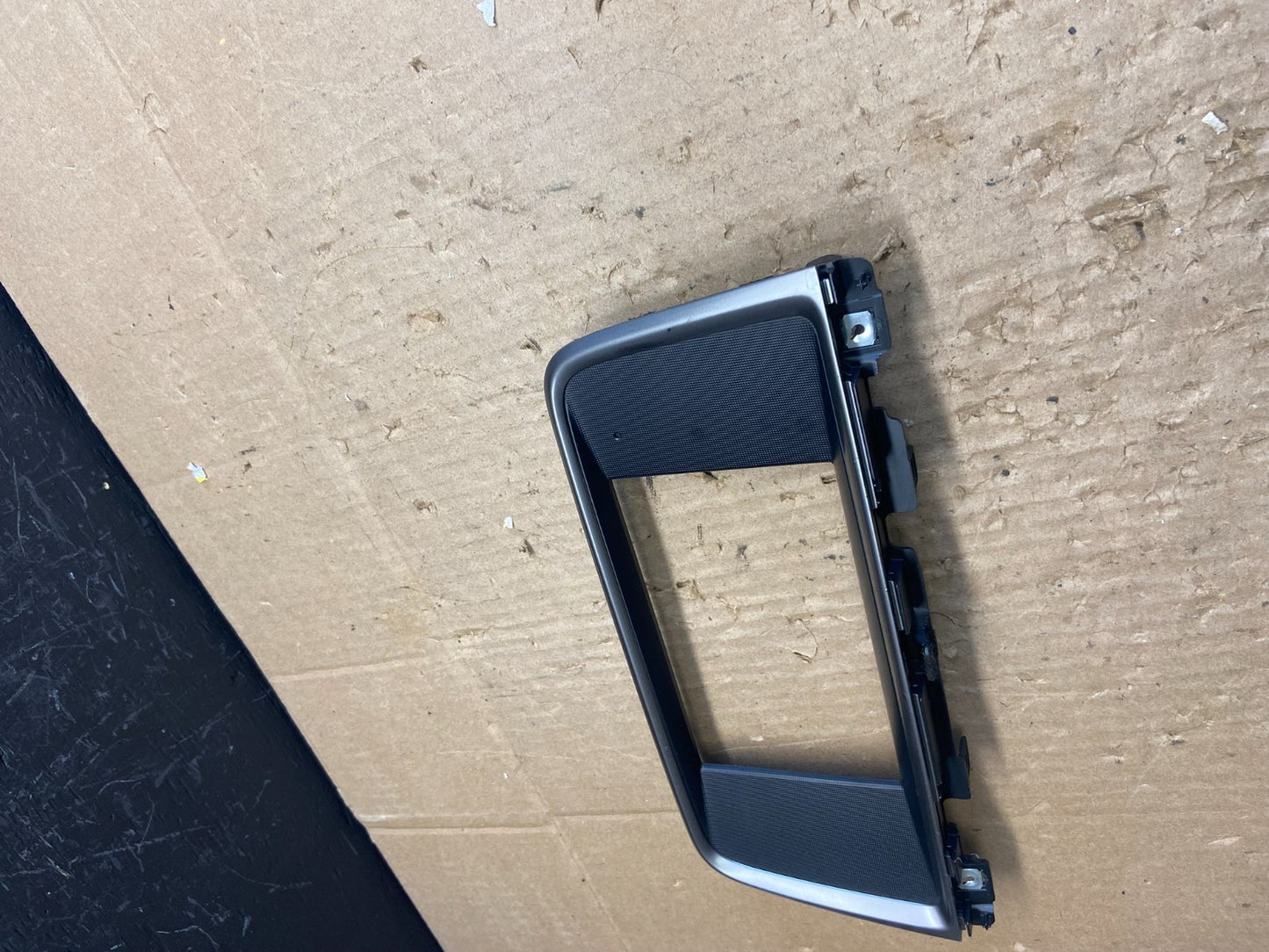 2016 2017 2018 Kia Optima Front  Dash Radio Bezel Trim Air Vent OEM AB9687 DG2