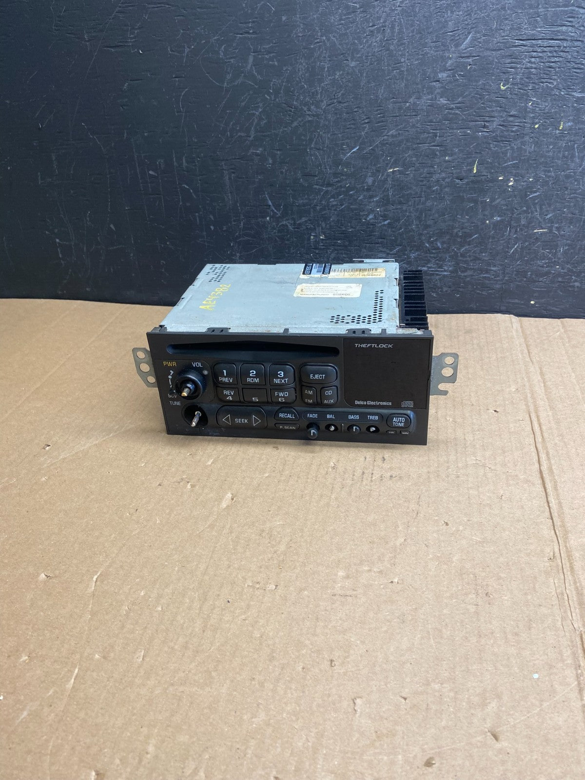 1995 to 2002 GMC Chevy Truck Yukon Silverado AM FM Radio AE4382 DG0