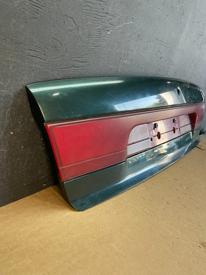 1997 - 1999 Saturn S Sedan Center Tail Light Lid Trunk Rear Panel AE8371 DG2