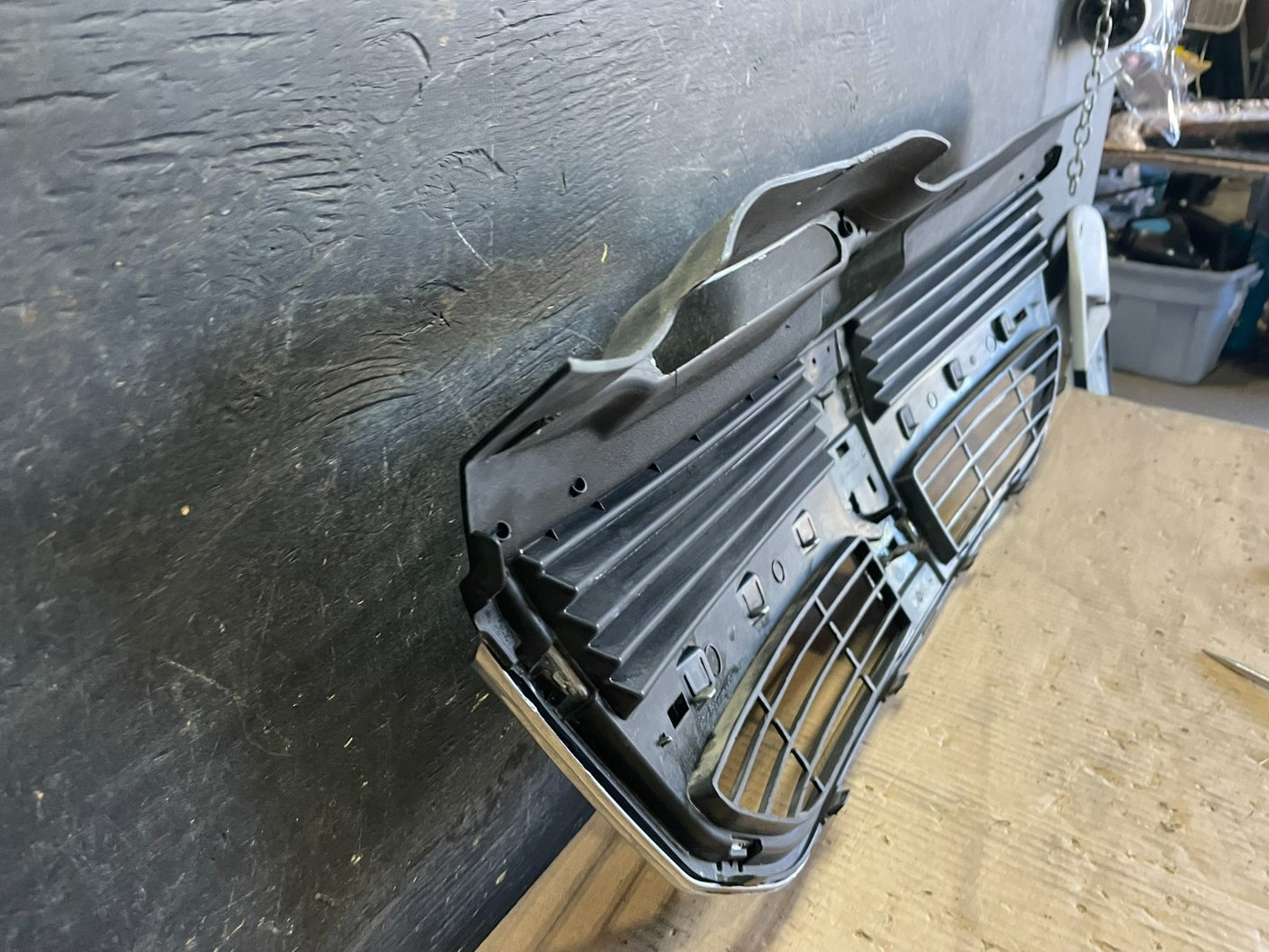 2009 to 2010 Dodge Journey  Front Upper Grill Grille OEM R5366 DG5