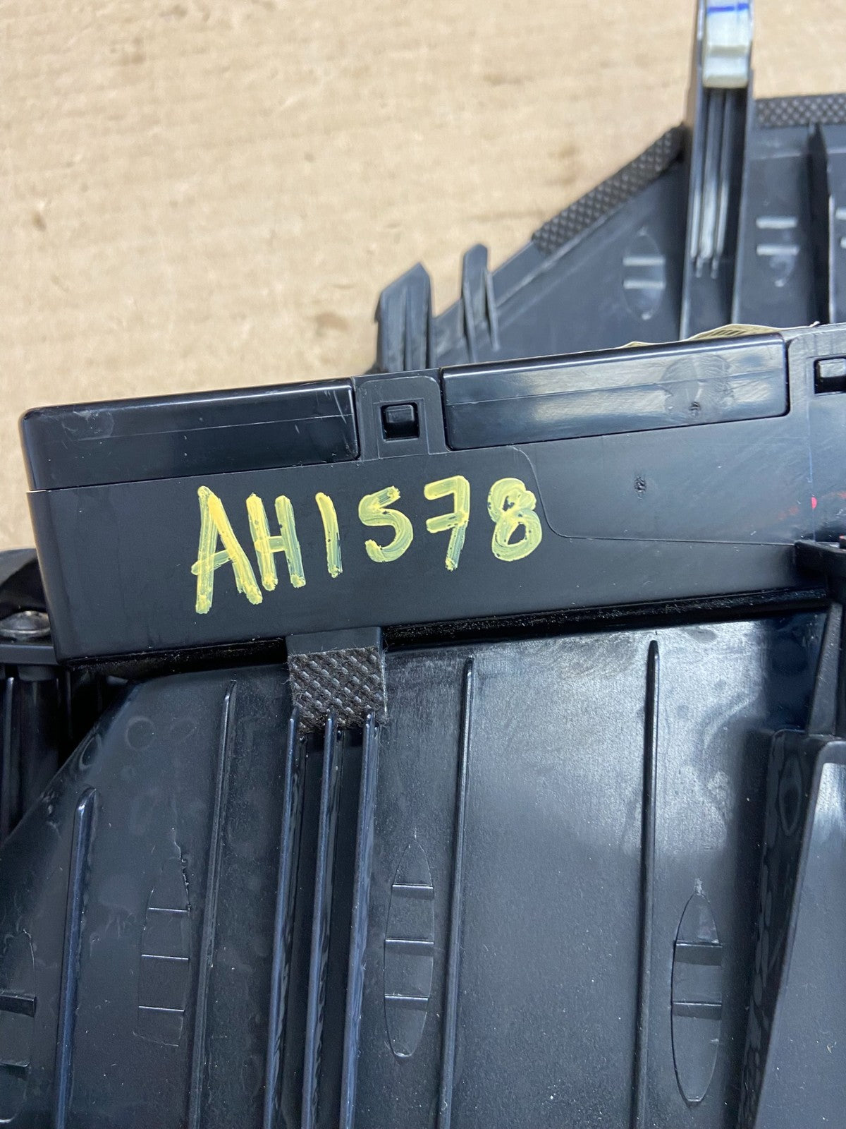 2014 to 2016 Kia Forte Upper Dash Digital Clock Bezel Trim Panel ah1578 DG6