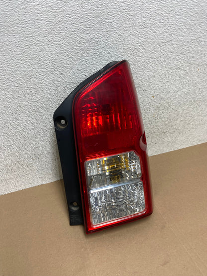 2005 to 2012 Nissan Pathfinder Right Passenger RH Side Tail Light AE6620 LK2
