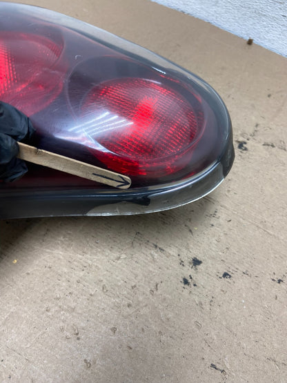 2000 to 2005 Chevrolet Monte Carlo Right Passenger RH Side Tail Light AF4850 DW4