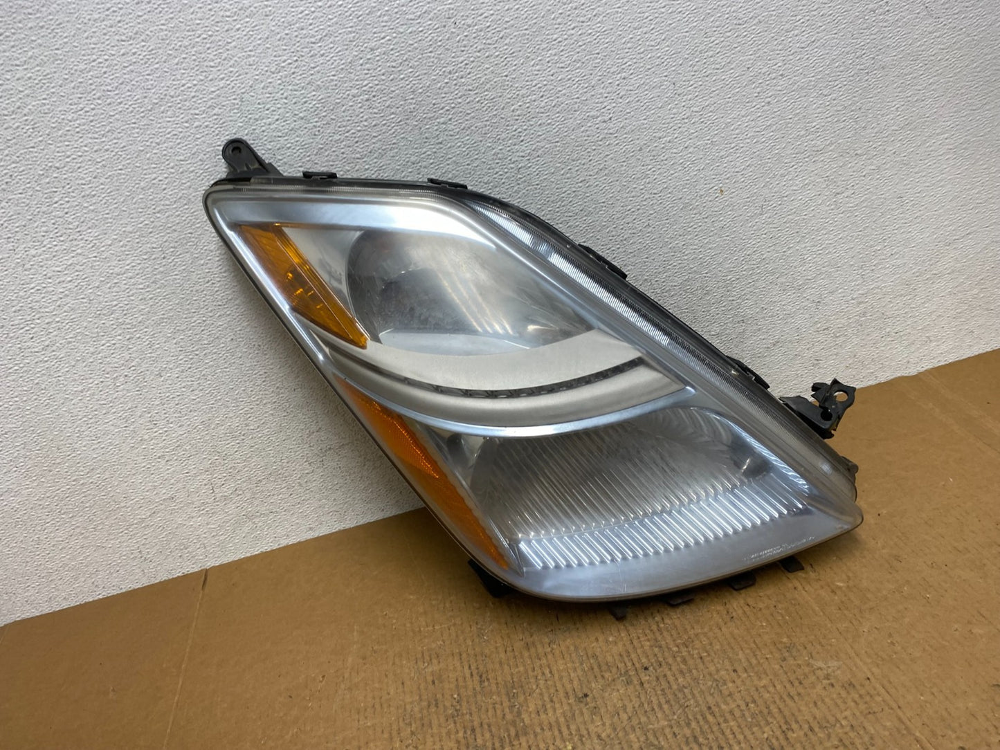 2006 - 2009 Toyota Prius Right Passenger Rh Side Headlight Halogen TYC AE1375 DW0