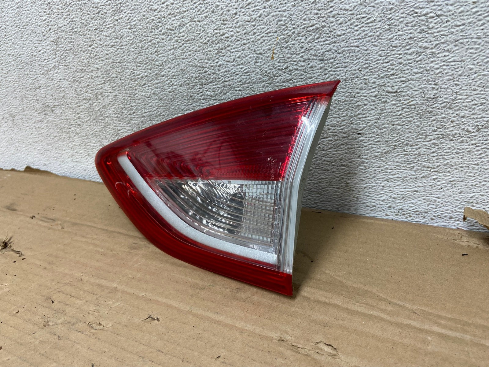2013 to 2016 Ford Escape Right Passenger RH Side Inner Tail Light AG8168 LK2