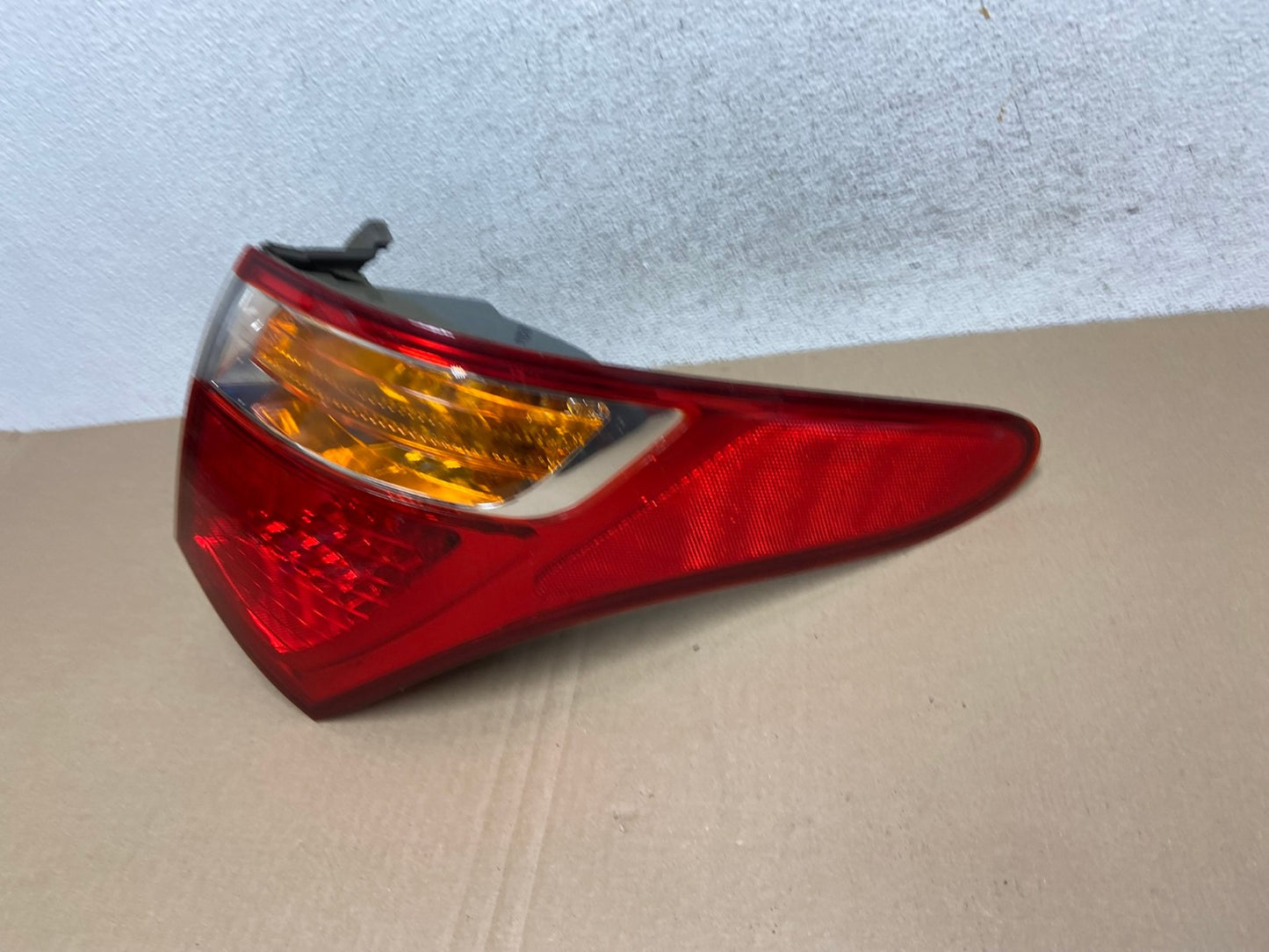 2007 to 2012 Hyundai Veracruz Tail Light Right Passenger RH AF5755 LK1