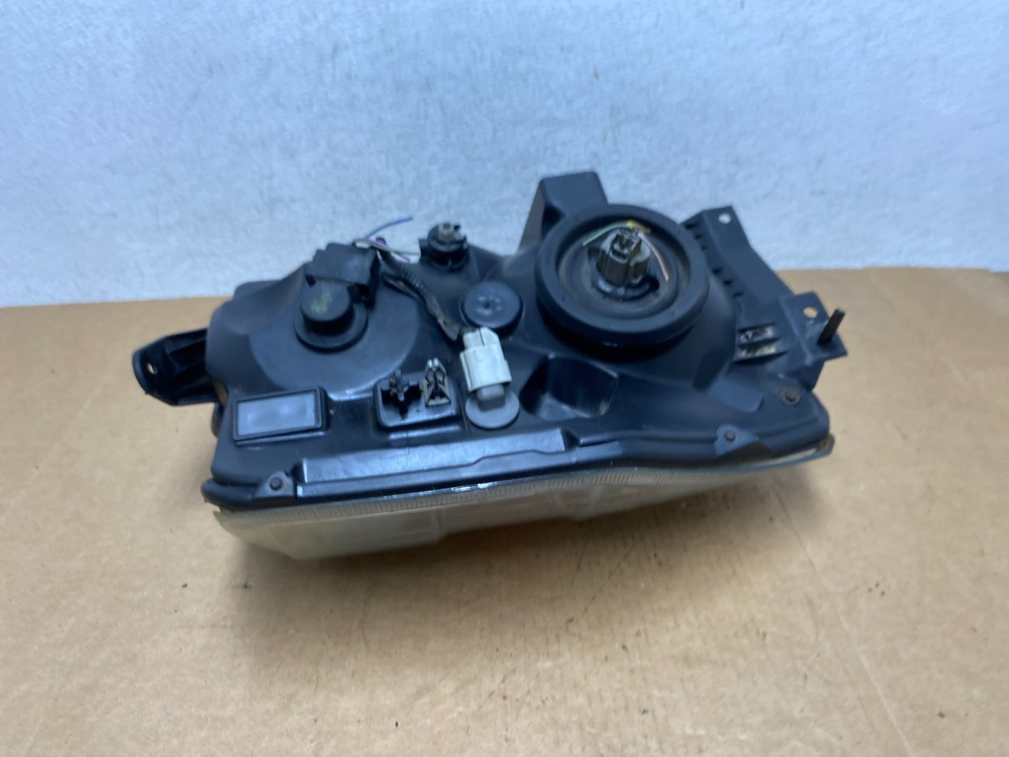 2008-2014 Ford Econoline E150 E250 E350 Left Driver LH Headlight AE2998 DW5