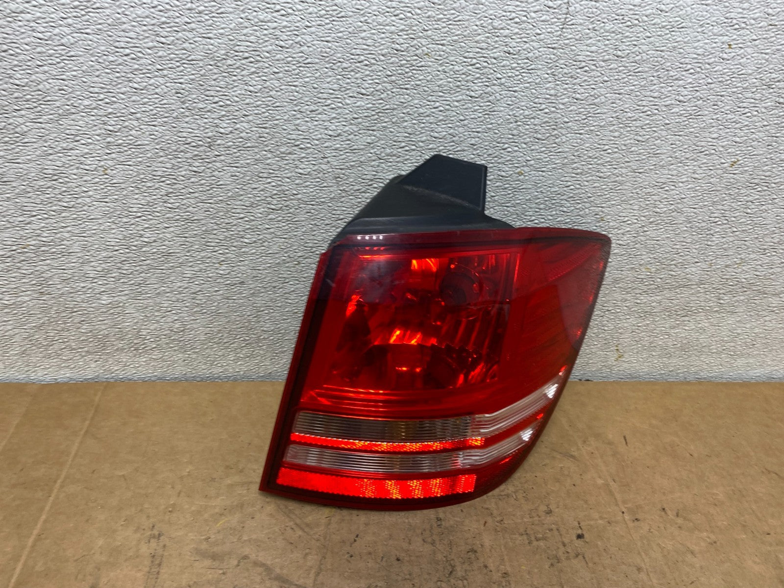 2009 - 2011 Dodge Journey Right Passenger Side Rh Tail Light Oem T3839 DW0