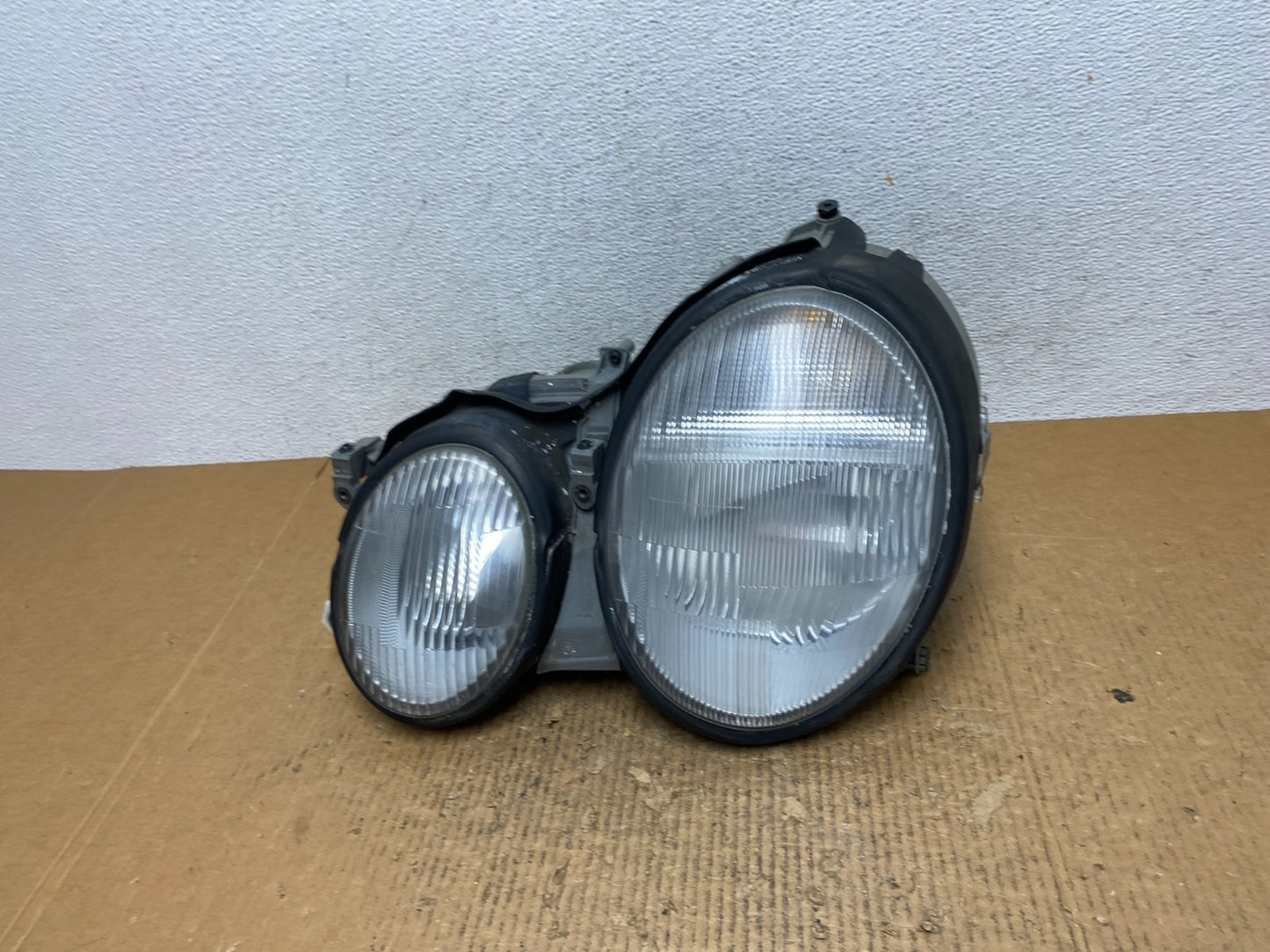 1996-1999 Mercedes E E320 E430 Left Driver LH Side Headlight AE2673 DG0