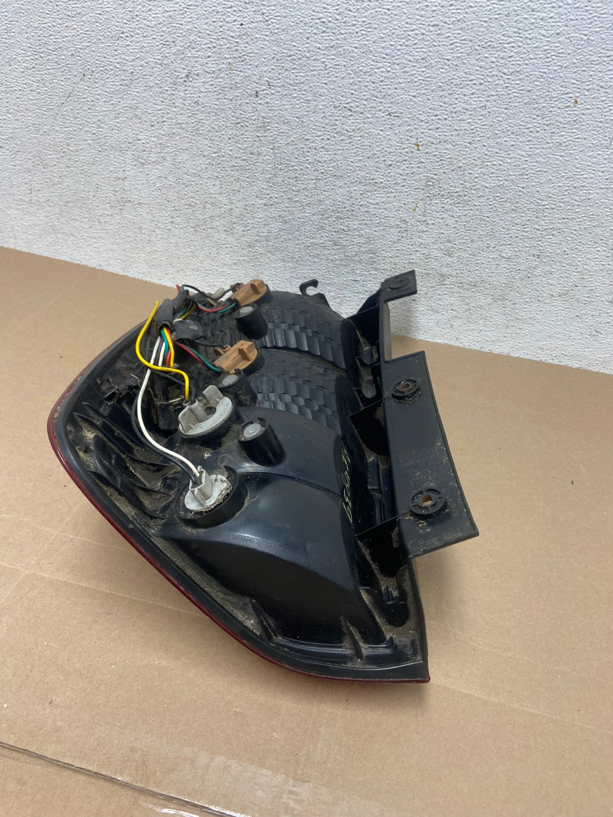 2007 to 2010 Kia Sedona Left Driver LH Side Tail Light AE4839 LK8