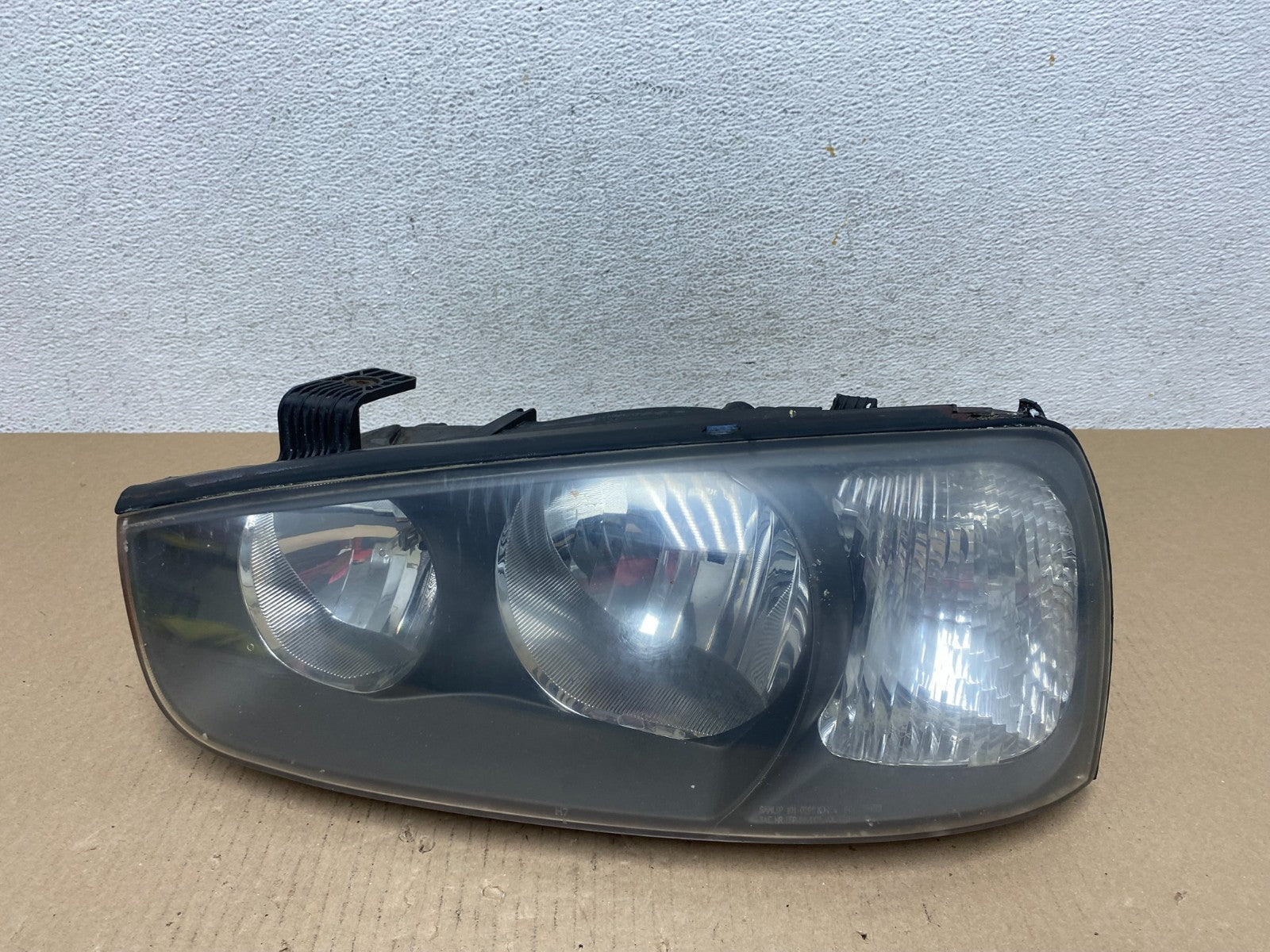 2001 2002 2003 Hyundai Elantra Left Driver LH Side Halogen Headlight AE7220 DW0
