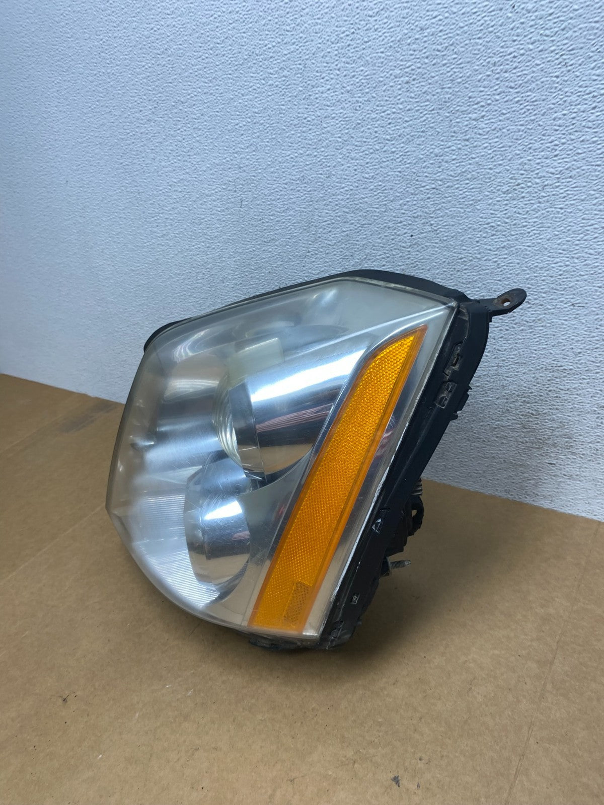 2006 to 2011 Cadillac DTS Left Driver Lh Xenon Hid Headlight AE2911 DW1