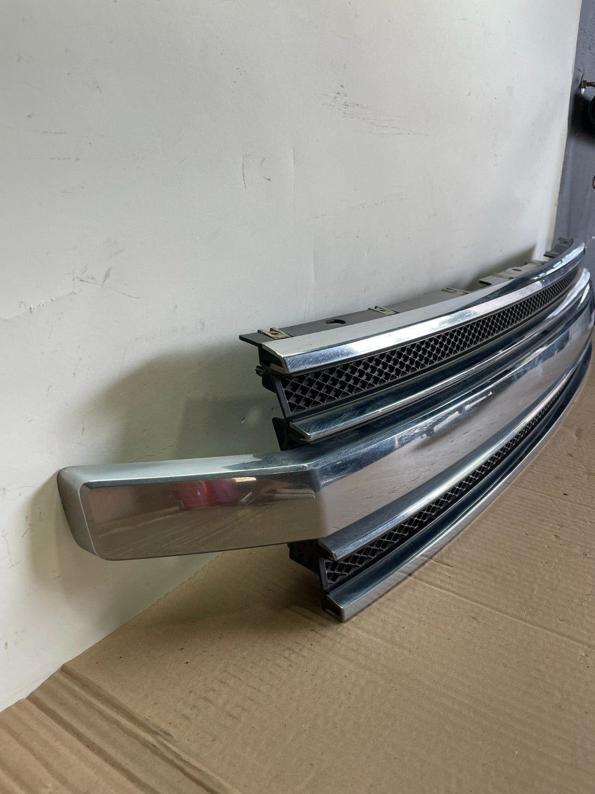 2013 to 2019 Ford Flex Front Upper Chrome Grille Grill AH6537 DG2