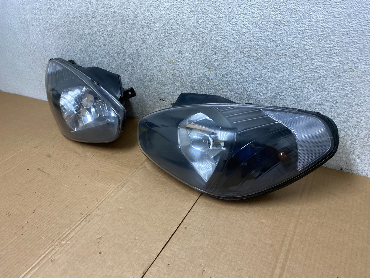 2006 to 2011 Hyundai Accent Sedan Left+Right Halogen Headlights AI3815 DW1