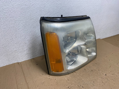 2002-2006 Cadillac Escalade Right Passenger Side Xenon Headlight AE9028 DW2