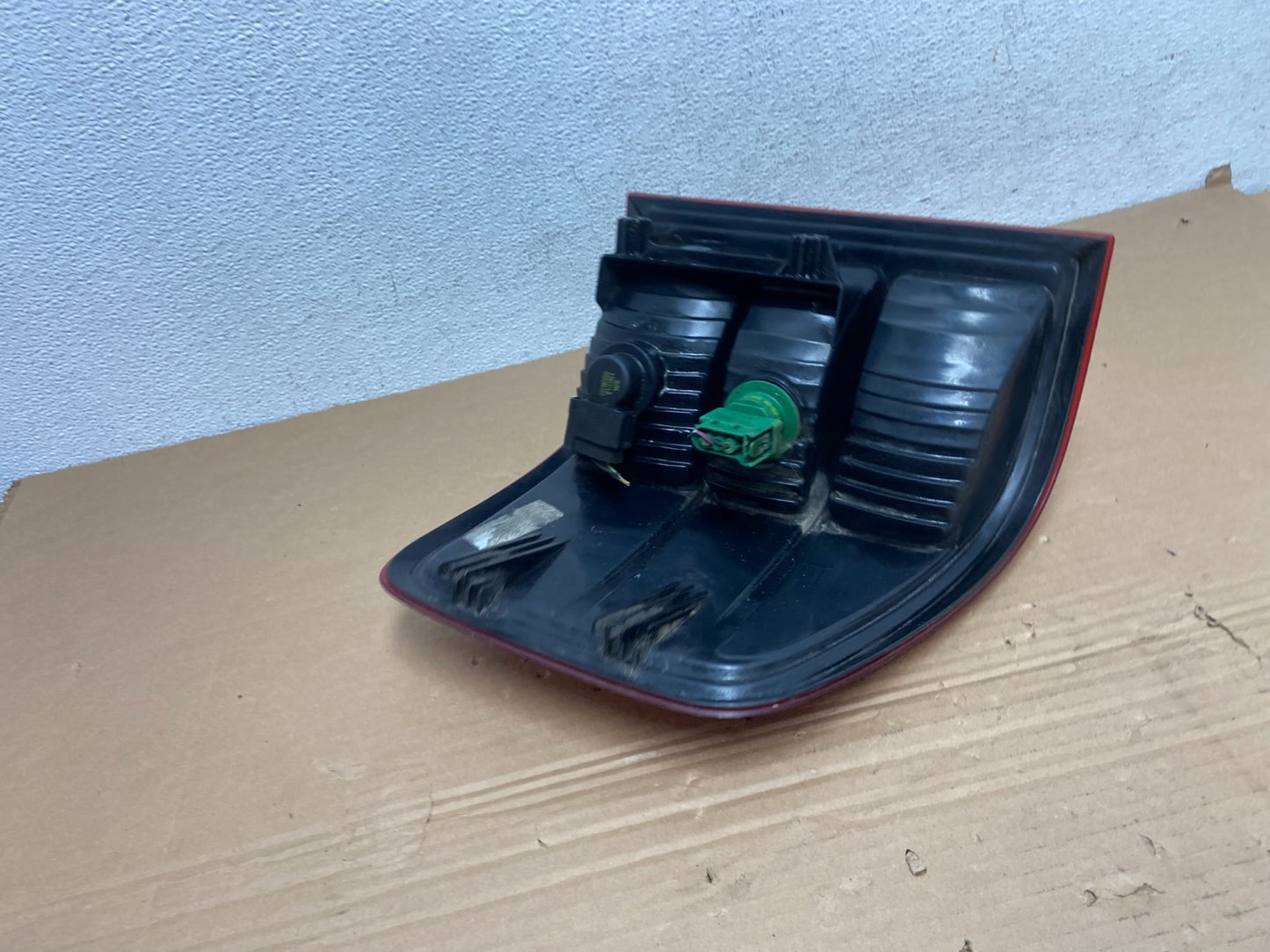 2004 to 2008 Ford F150 Flareside Left Driver LH Side Tail Light AD4192 DW3
