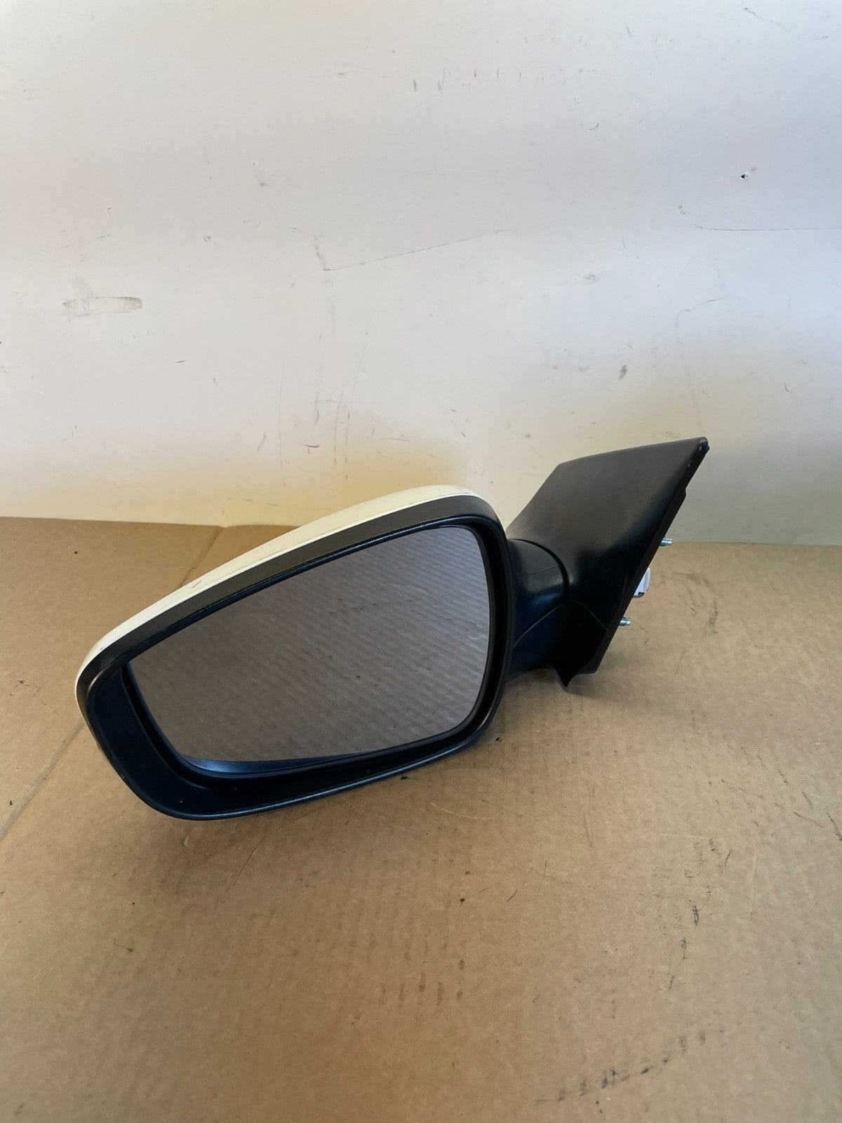 2011-2013 Hyundai Elantra Left Driver View Door Trn Sig Mirror AG2731 MS2