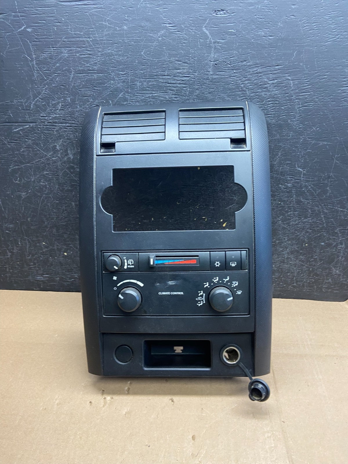 2005-2009 Dodge Durango Heat AC Climate Temp Control Radio Bezel ai3181 DG0