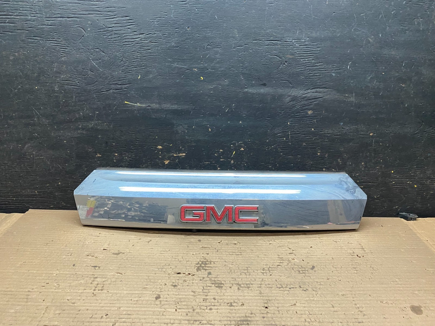 2011-2015 GMC Terrain Tailgate Liftgate Chrome Finish Molding Camera V2554 DG0
