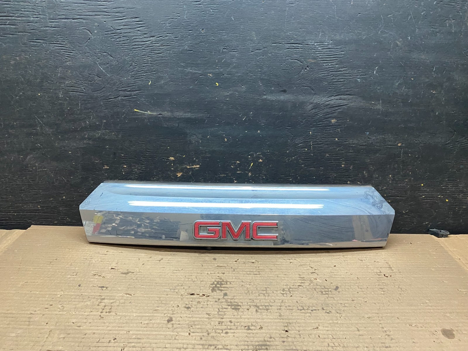 2011-2015 GMC Terrain Tailgate Liftgate Chrome Finish Molding Camera V2554 DG0