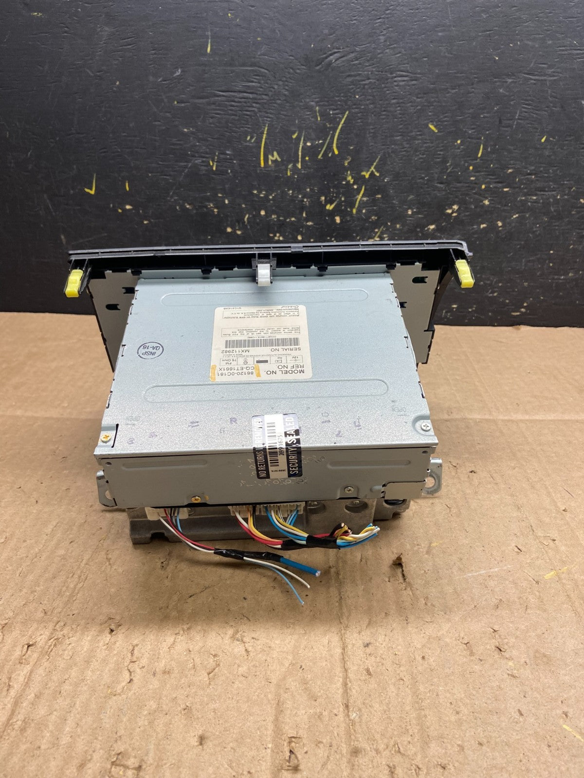 2007 to 2013 Toyota Tundra AM/FM OEM Radio CD Player AA8175 DG4