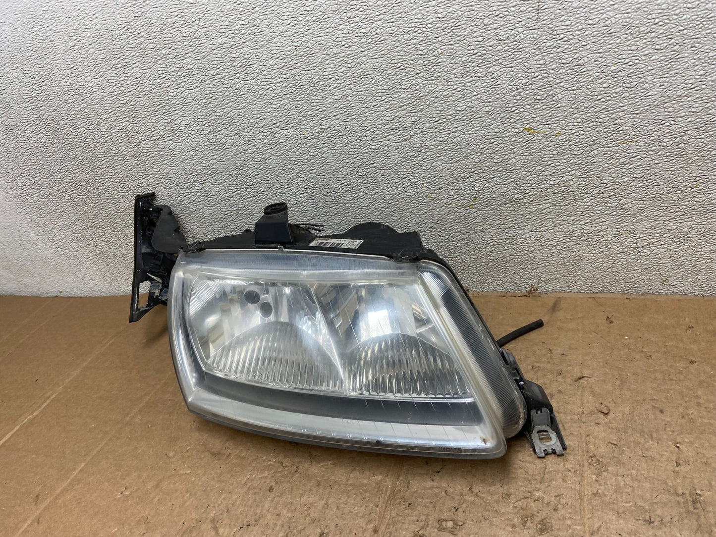 2002 to 2005 Saab 9-5 Right Passenger Side Halogen Headlight OEM AA5088 DW1