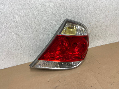 2005 to 2006 Toyota Camry Tail Light Right Passenger Side AG4601 LK2