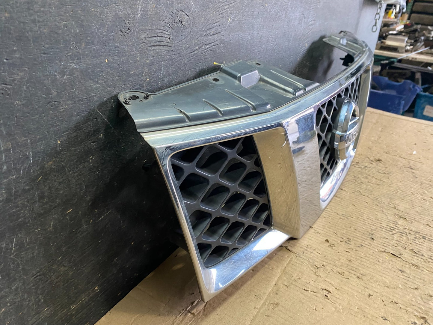2005 2006 2007 Nissan Pathfinder Chrome Front Upper Grill Grille U0352 DG2