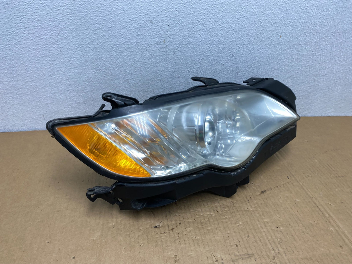 2008-2009 Subaru Legacy Right Passenger Rh Side Headlight Halogen AC7622 DW2
