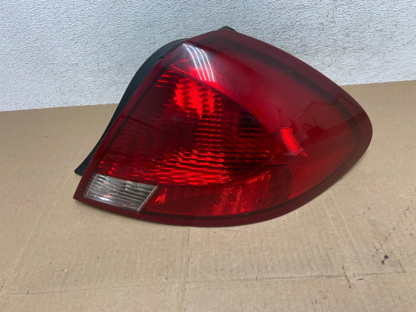 2000 to 2003 Ford Taurus Right Passenger Rh Side Tail Light AE6648 LK0