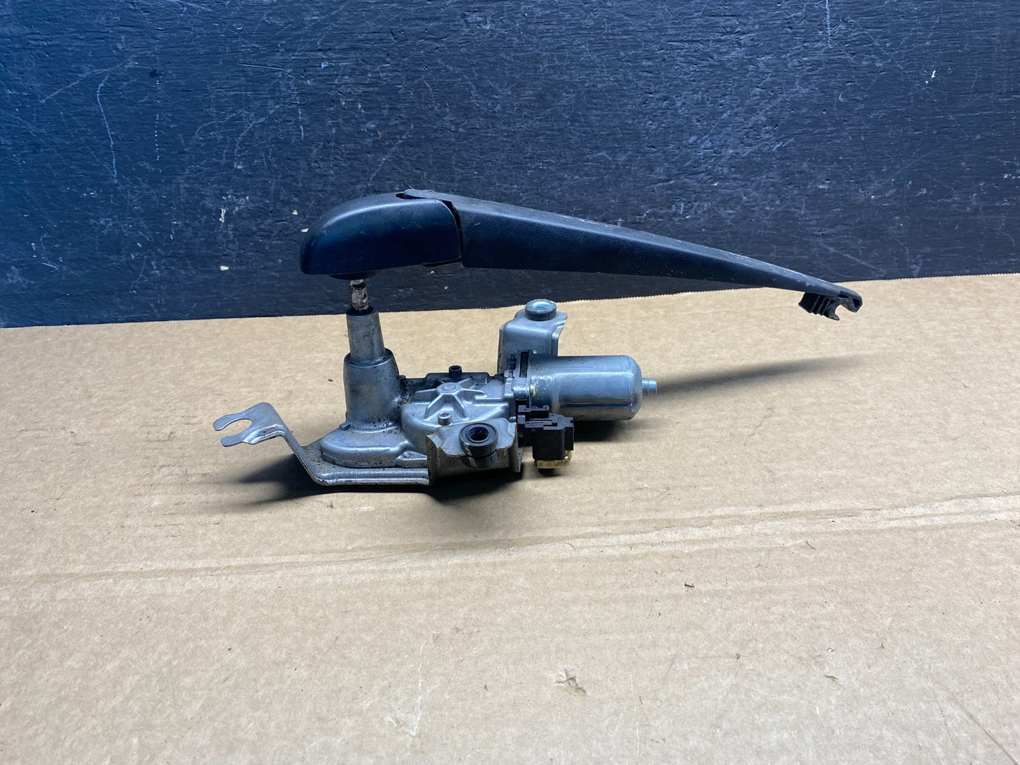 2014-2018 Jeep Cherokee Tailgate Back Door Rear Wiper Motor Wiper AF6888 DG1