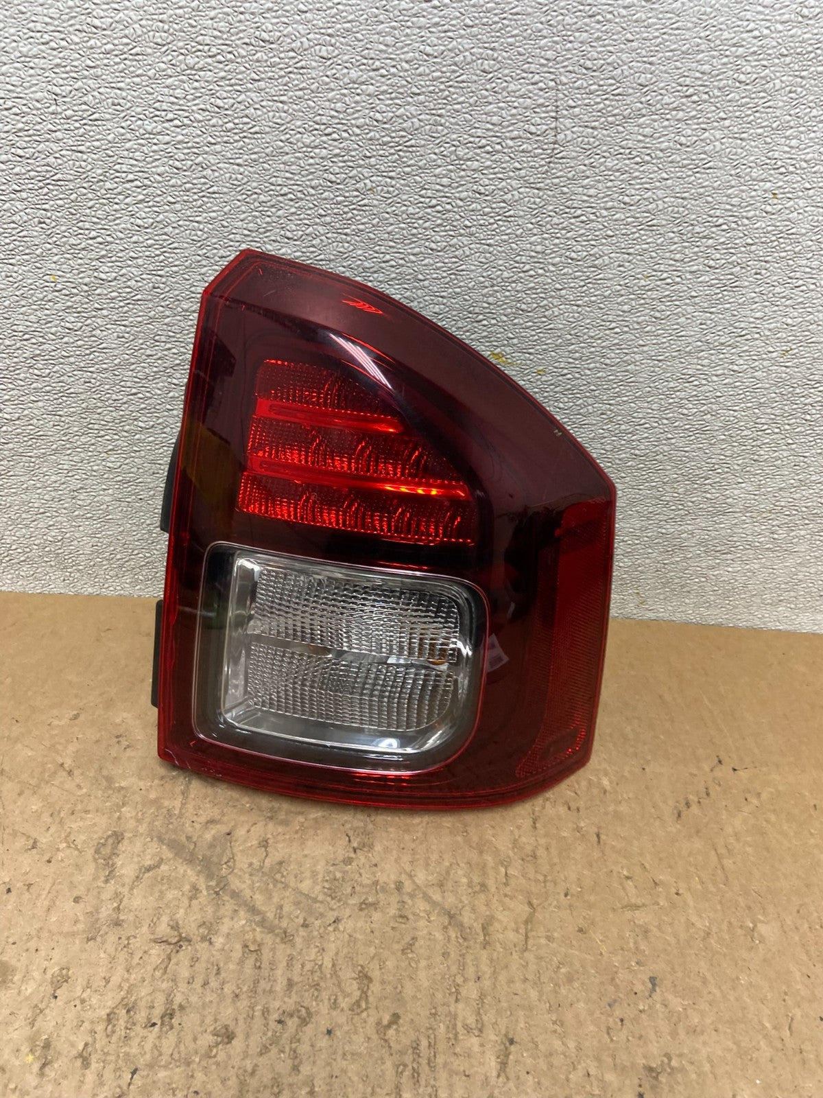 2014 - 2017 Jeep Compass Right Passenger Side Tail Light AA0126 DW0